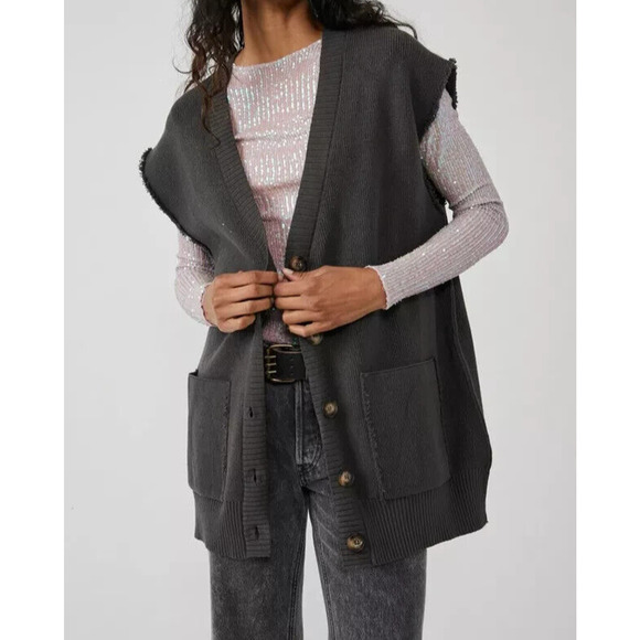 NWT Free People Oakleigh Oversized Boyfriend Sweater Vest Button Charcoal Gray M - Picture 8 of 16